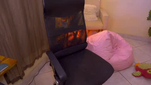 FLORAA online show from May 2026 03:28:02 PM
