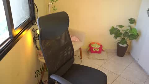 FLORAA online show from February 2025 01:38:02 PM