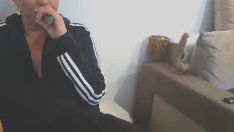 Snapshot of blueskysierra chatting on December 2025 01:27:01 PM Sierra online show from December 2025 01:27:01 PM