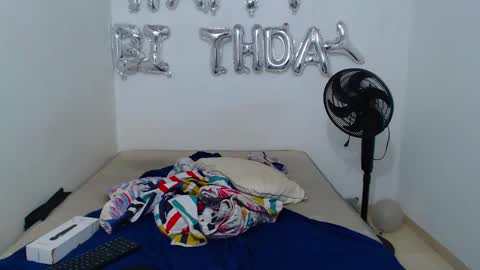 Snapshot of blumbum chatting on January 2025 08:10:02 PM Hey guysI am BrendaWelcome my room online show from January 2025 08:10:02 PM