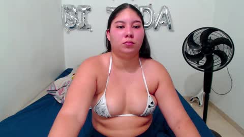 Snapshot of blumbum chatting on January 2025 10:55:01 PM Hey guysI am BrendaWelcome my room online show from January 2025 10:55:01 PM