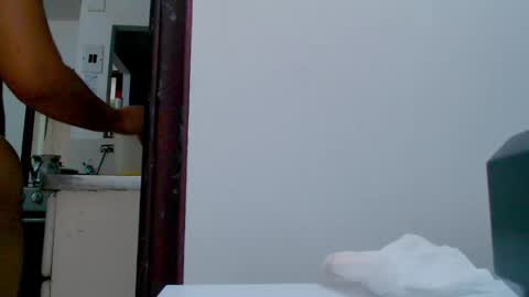 Snapshot of blumbum chatting on January 2025 01:43:02 AM Hey guysI am BrendaWelcome my room online show from January 2025 01:43:02 AM