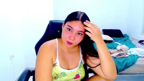 Snapshot of blumbum chatting on September 2025 11:05:02 PM Hey guysI am BrendaWelcome my room online show from September 2025 11:05:02 PM
