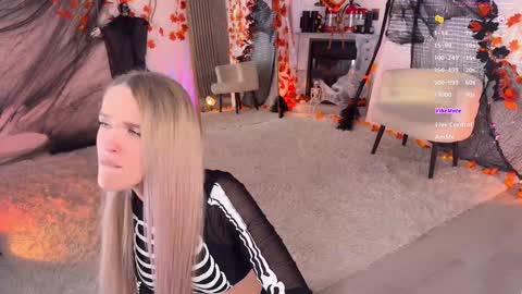 Mikki chan online show from October 2025 11:45:02 AM