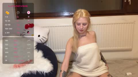 Snapshot of blushandburn chatting on November 2025 04:07:01 PM Delle online show from November 2025 04:07:01 PM