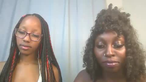 Snapshot of blushbelle chatting on November 2025 09:25:01 PM Belle online show from November 2025 09:25:01 PM