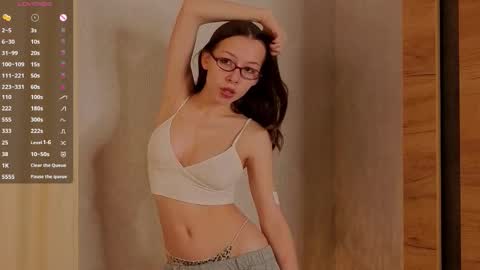 Snapshot of blushinbloom chatting on October 2025 06:13:02 AM Dolores online show from October 2025 06:13:02 AM