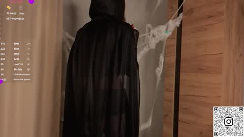 Snapshot of blushinbloom chatting on October 2025 06:25:01 AM Dolores online show from October 2025 06:25:01 AM