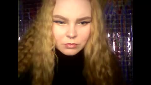 Snapshot of blushing_star chatting on February 2025 08:18:02 AM blushing_star online show from February 2025 08:18:02 AM