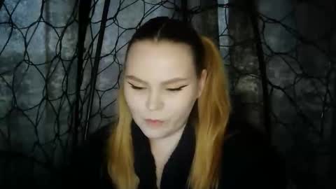 blushing_star online show from November 2025 09:12:02 AM