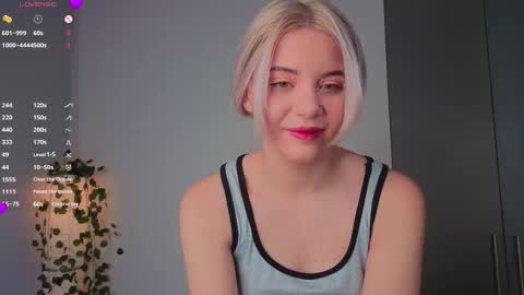 Snapshot of blushkitty chatting on November 2025 07:43:02 AM Chloe online show from November 2025 07:43:02 AM