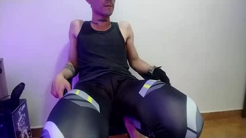 Snapshot of bluu_boy chatting on March 2025 09:26:02 PM Blu Boy online show from March 2025 09:26:02 PM