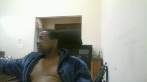 bluuthunder1914 online show from December 2025 05:53:02 PM