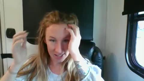 MamaMorgan online show from November 2025 07:13:01 PM