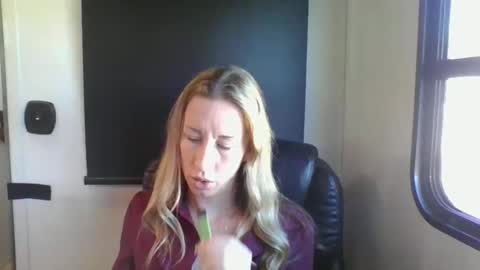 MamaMorgan online show from November 2025 06:20:01 PM