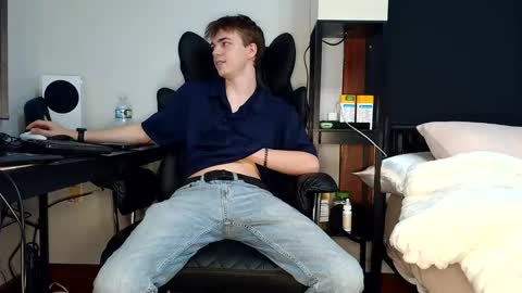 Snapshot of bobby72738 chatting on September 2025 03:44:01 AM bobby72738 online show from September 2025 03:44:01 AM