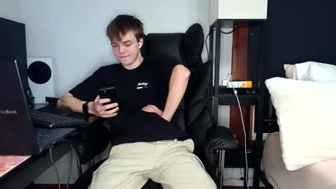 Snapshot of bobby72738 chatting on September 2025 03:11:01 AM bobby72738 online show from September 2025 03:11:01 AM