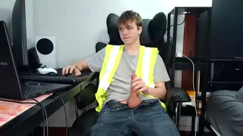 Snapshot of bobby72738 chatting on October 2025 03:51:02 AM bobby72738 online show from October 2025 03:51:02 AM