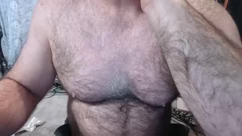 Snapshot of bobbyhill27b chatting on May 2026 01:22:01 AM BobbyHill27b online show from May 2026 01:22:01 AM