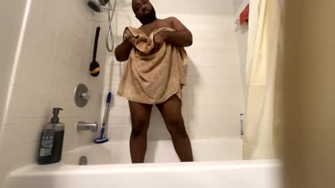 Snapshot of bobbyjones88034 chatting on December 2024 09:15:01 PM Luv bug online show from December 2024 09:15:01 PM