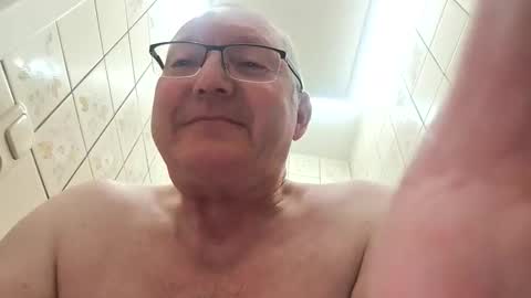 Snapshot of bobi265 chatting on February 2026 04:17:01 AM bobi265 online show from February 2026 04:17:01 AM