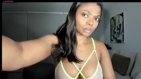 Snapshot of body_desire chatting on April 2026 09:37:01 AM danna online show from April 2026 09:37:01 AM