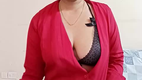 Snapshot of bodyandbrush chatting on May 2026 07:05:02 AM Sofia online show from May 2026 07:05:02 AM