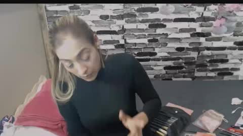 Snapshot of bollywood_bomb chatting on September 2025 07:13:02 AM Kim online show from September 2025 07:13:02 AM