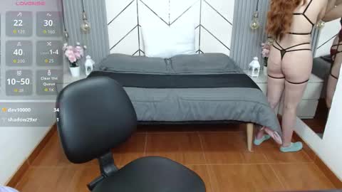 Snapshot of bom_bomx chatting on October 2025 10:30:02 PM Paris online show from October 2025 10:30:02 PM