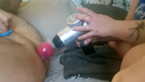 Snapshot of bombelelelek chatting on February 2025 09:43:02 PM DeeDeeAndDexter online show from February 2025 09:43:02 PM