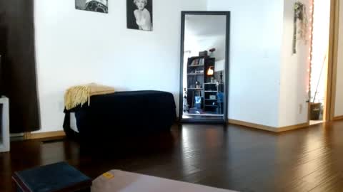 Snapshot of bombshellbaeby chatting on September 2025 05:04:02 PM BombshellBaeby online show from September 2025 05:04:02 PM