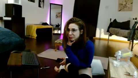 Snapshot of bombshellbaeby chatting on October 2025 06:57:01 AM BombshellBaeby online show from October 2025 06:57:01 AM