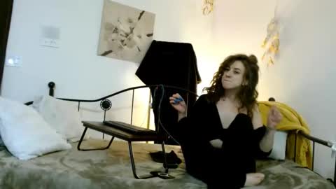 Snapshot of bombshellbaeby chatting on October 2025 02:39:02 AM BombshellBaeby online show from October 2025 02:39:02 AM