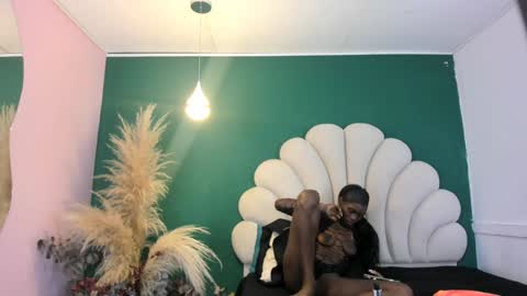 bonieklent online show from December 2024 03:38:02 AM