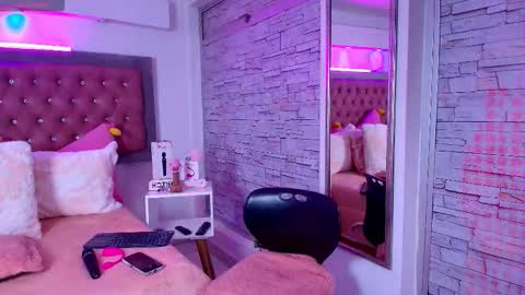 Snapshot of bonn_glow chatting on October 2025 04:42:01 AM i AM Bonnie online show from October 2025 04:42:01 AM