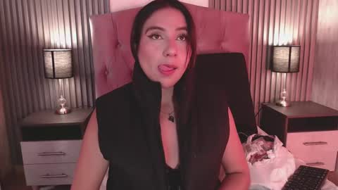 bonnali_lune online show from October 2025 10:29:02 PM