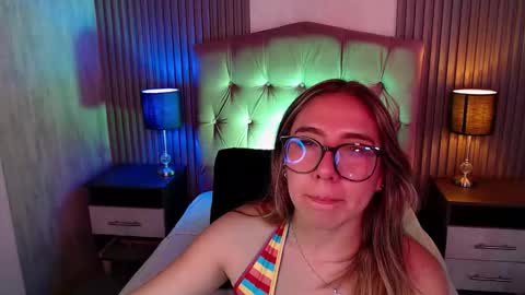 bonnali_lune online show from February 2026 11:25:02 PM