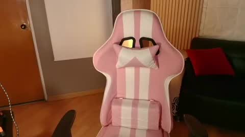 bonnali_lune online show from June 2026 04:43:02 AM