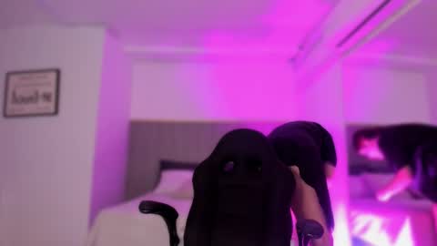 Bonnie  online show from February 2026 11:13:01 AM