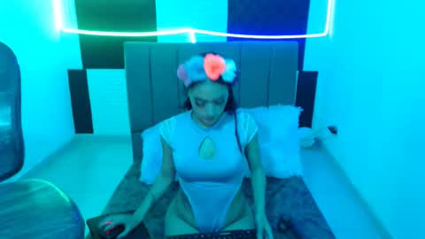 Bonnie online show from November 2025 03:25:02 PM