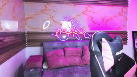 becky online show from June 2026 02:35:01 AM