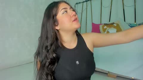 Bonnie online show from December 2025 06:15:01 PM