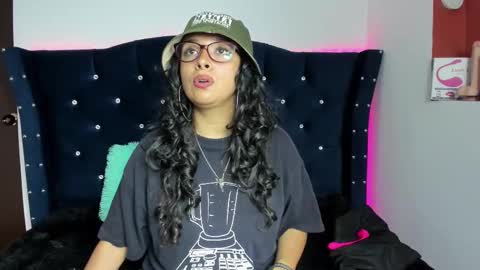 Snapshot of bonnie_tucci_ chatting on September 2025 12:50:02 PM Bonnie online show from September 2025 12:50:02 PM