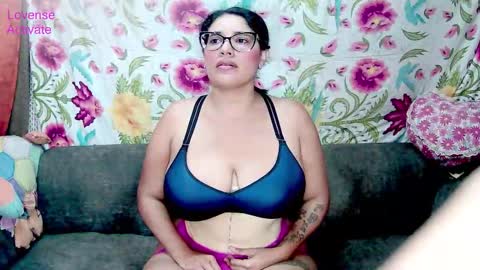 Snapshot of bonnie_x_wizkha chatting on February 2026 06:42:01 PM Britanly Brow y Wiz KhalBrian online show from February 2026 06:42:01 PM