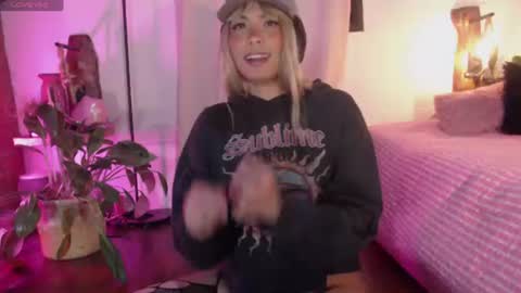bonnieand_clyde22 online show from June 2026 11:26:01 PM