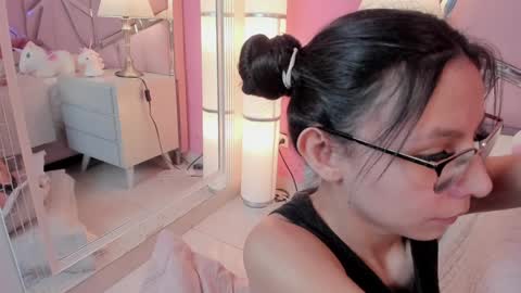 Snapshot of bonniepark_ chatting on December 2024 03:42:02 PM Bonnie online show from December 2024 03:42:02 PM