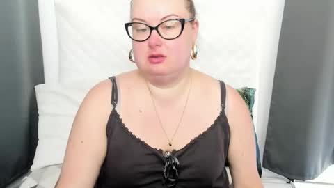 Bonnie online show from October 2025 10:48:02 AM