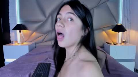 Snapshot of bonny_bonss chatting on February 2025 10:31:02 PM bonny_bonss online show from February 2025 10:31:02 PM