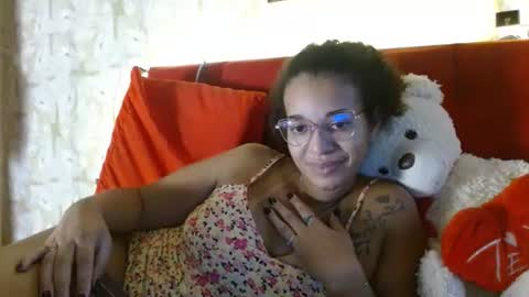 Snapshot of bonvivantb chatting on December 2024 10:12:01 PM Queen Bon Vivantt online show from December 2024 10:12:01 PM