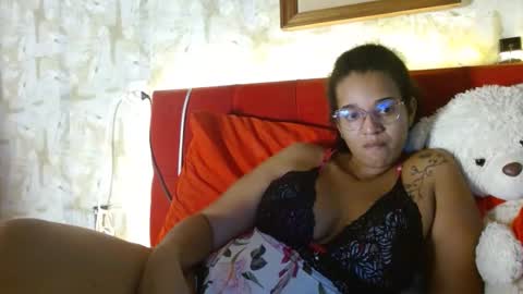 Snapshot of bonvivantb chatting on January 2025 02:37:02 AM Queen Bon Vivantt online show from January 2025 02:37:02 AM
